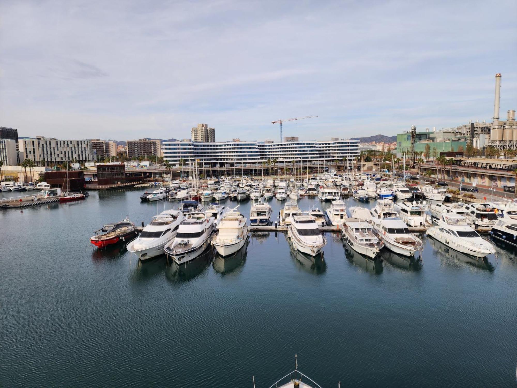 Floating In The Sea Hotel Sant Adria de Besos Exterior foto