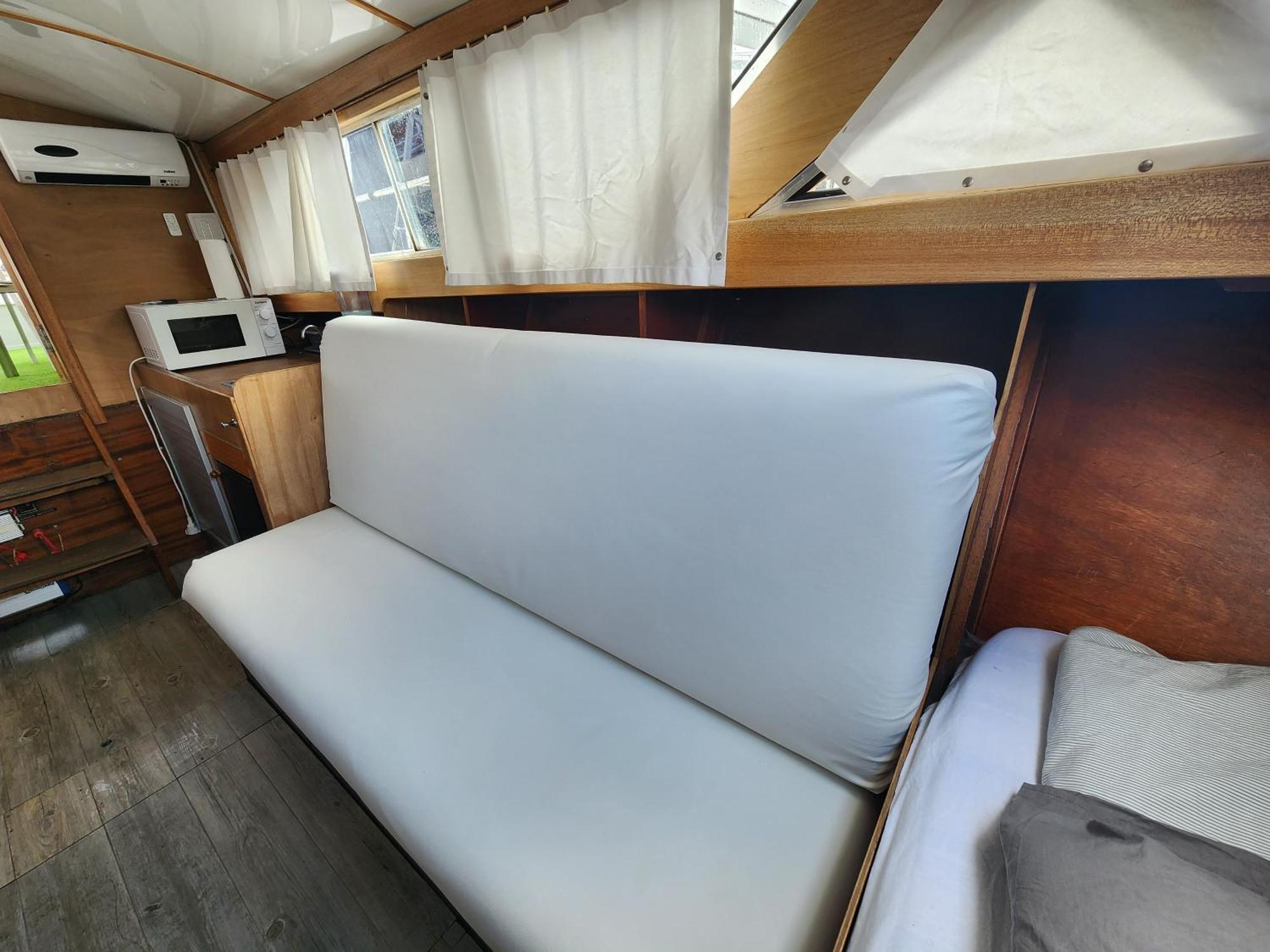 Floating In The Sea Hotel Sant Adria de Besos Exterior foto